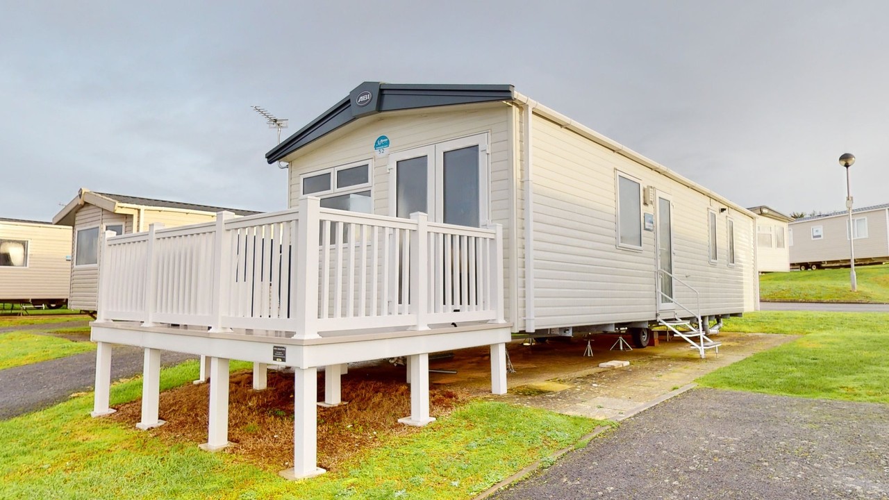 Abi Summerhouse H/F 2022